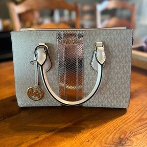 Michael Kors New (without tags) medium Sheila satchel sold out online!